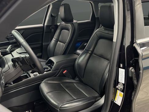 Used 2022 Lincoln Corsair AWD w/ Premium Package image 9