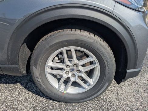 New 2026 Ford Explorer Active RWD image 12