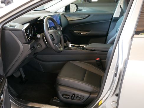 Used 2025 Lexus NX 350h AWD w/ Cold Area Package image 4