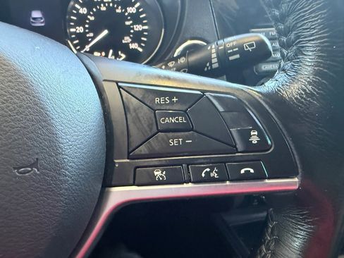 Used 2017 Nissan Rogue Sport SL w/ SL Premium Package image 15