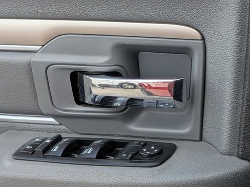 Used 2016 RAM 1500 Classic SLT image 11