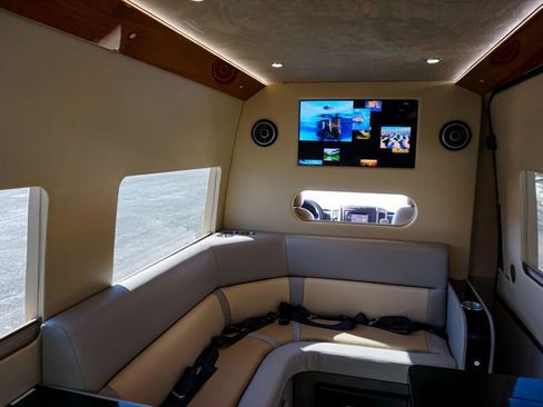 Used 2015 Mercedes-Benz Sprinter 2500 image 37