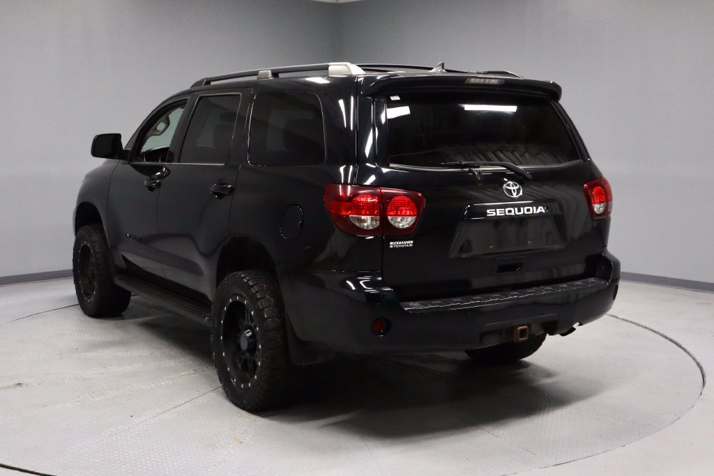 Used 2018 Toyota Sequoia TRD Sport AWD/4WD image 10