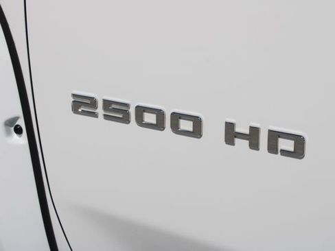 Used 2022 Chevrolet Silverado 2500 LT w/ Convenience Package image 18