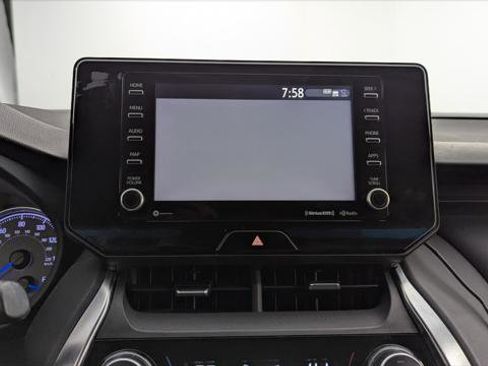 Used 2021 Toyota Venza LE AWD/4WD image 28