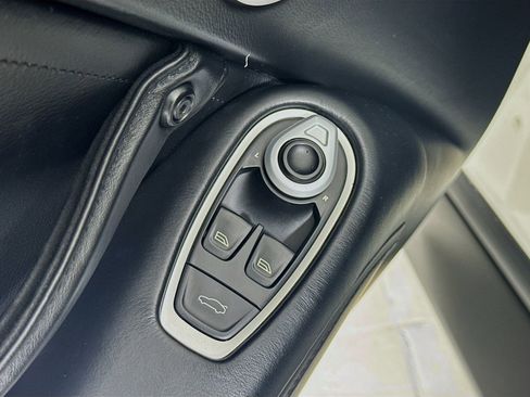 Used 2019 Aston Martin V8 Vantage Coupe image 16