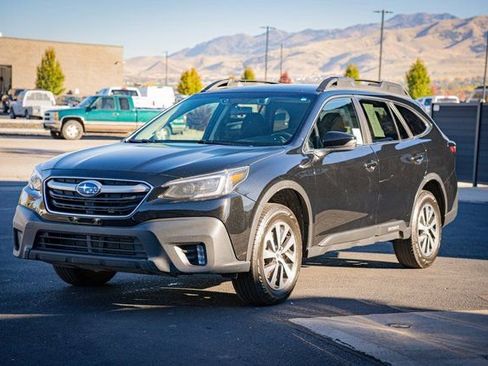 Used 2022 Subaru Outback Premium image 12