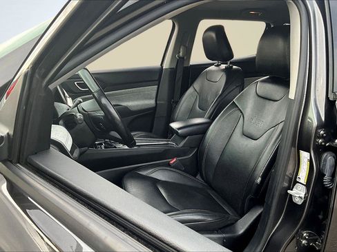 Used 2022 Jeep Compass Latitude image 24