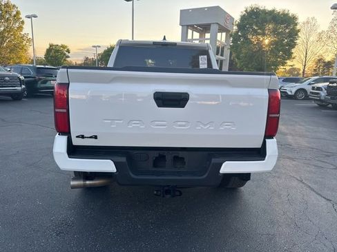 Used 2024 Toyota Tacoma TRD Off-Road AWD/4WD image 36