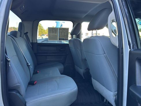 Used 2018 RAM 2500 Tradesman w/ Chrome Appearance Group image 11