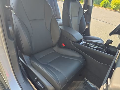 Used 2024 Honda Accord EX-L image 10