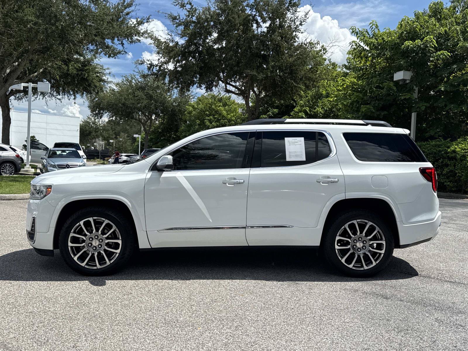 Used 2023 GMC Acadia Denali w/ Denali Technology Package FWD image 6