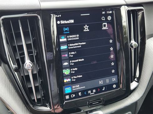 Used 2025 Volvo XC60 B5 Plus image 11