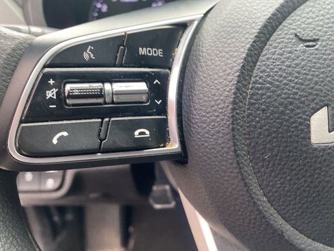 Used 2022 Kia Seltos LX image 12