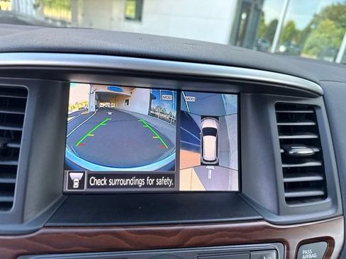 Used 2017 Nissan Pathfinder Platinum w/ Family Entertainment Package AWD/4WD image 35