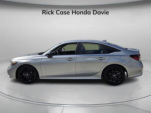 Used 2025 Honda Civic Sport image 4