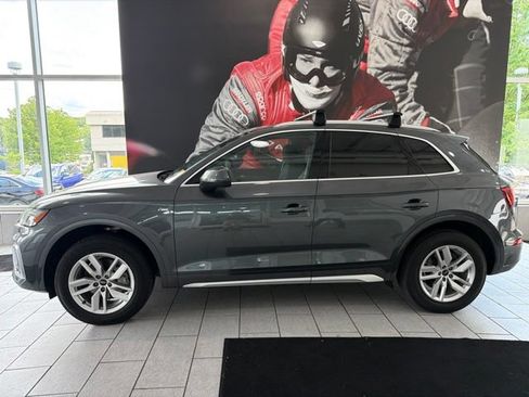 Used 2023 Audi Q5 2.0T Premium w/ Convenience Package AWD/4WD image 2