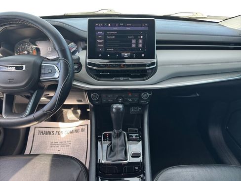 Used 2022 Jeep Compass Limited image 13