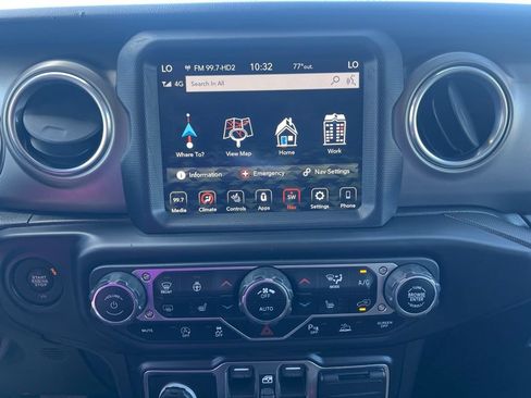 Used 2020 Jeep Gladiator Rubicon AWD/4WD image 13