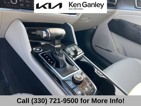 Certified 2025 Kia Sportage EX image 35