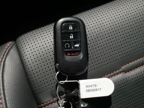 Used 2025 Honda CR-V Sport-L image 31