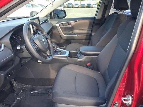 Used 2025 Toyota RAV4 LE AWD/4WD image 12