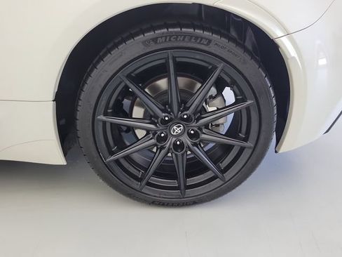 Used 2025 Toyota GR86 Premium RWD image 12