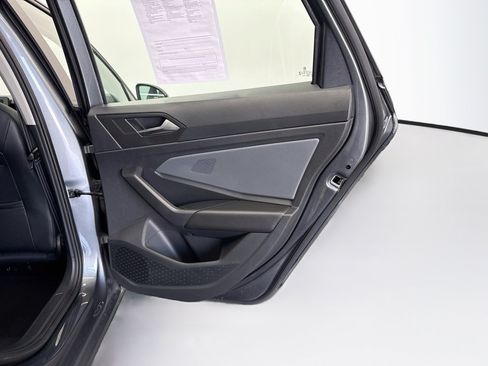 Used 2025 Volkswagen Jetta SE FWD image 30