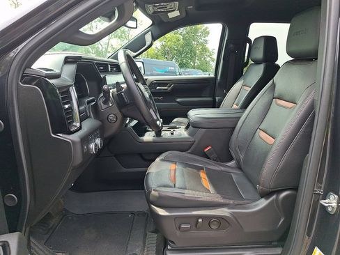 Used 2024 GMC Sierra 1500 AT4 w/ AT4 Premium Package AWD/4WD image 15