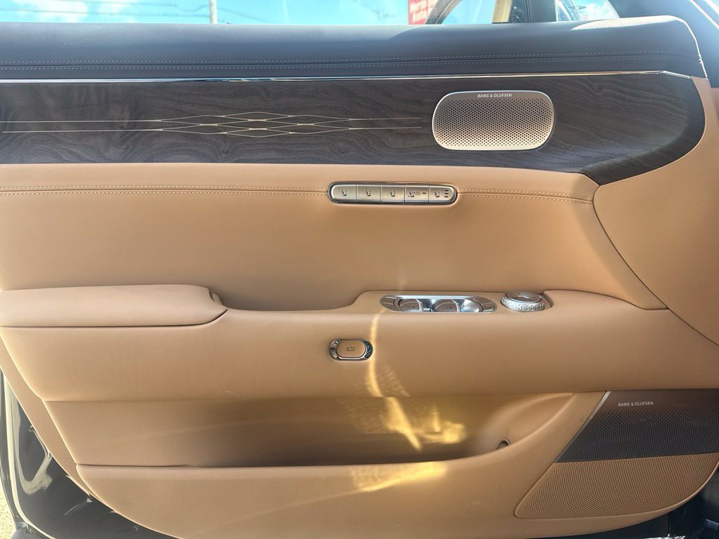 Used 2025 Genesis G90 3.5T AWD/4WD image 14