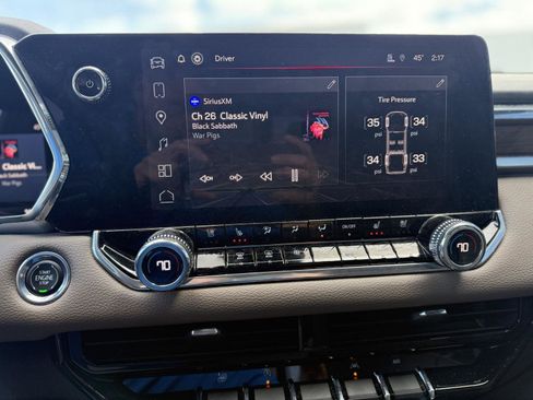 Used 2024 GMC Canyon Denali image 11