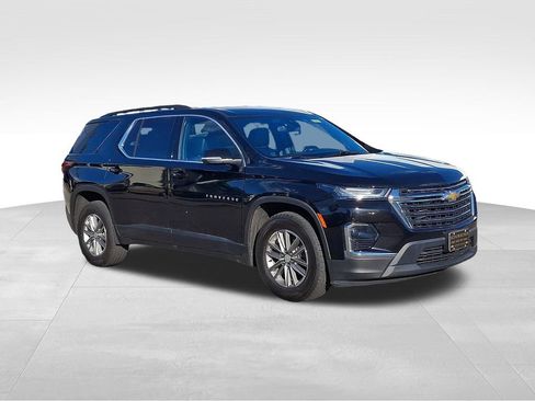 Used 2023 Chevrolet Traverse LT AWD/4WD image 1