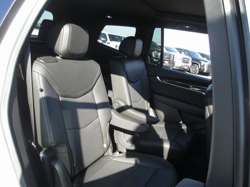 Used 2024 Cadillac XT6 Premium Luxury w/ Technology Package image 24