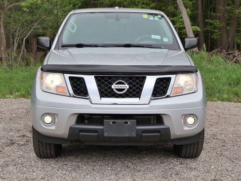 Used 2017 Nissan Frontier SV w/ SV Value Truck Package AWD/4WD image 7