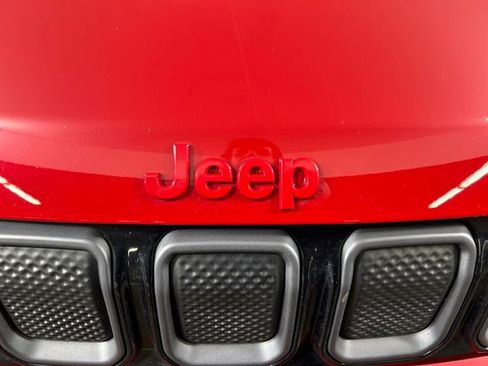 Used 2022 Jeep Compass Limited image 10