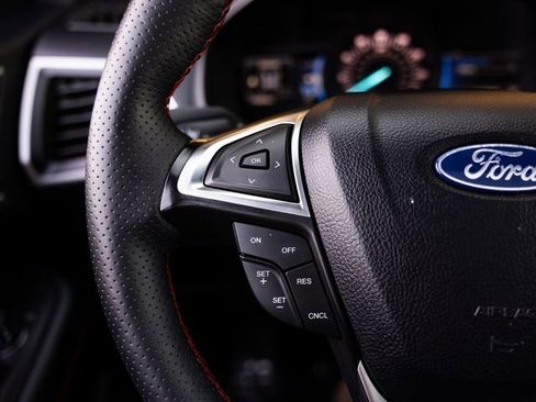 Used 2024 Ford Edge ST-Line image 12