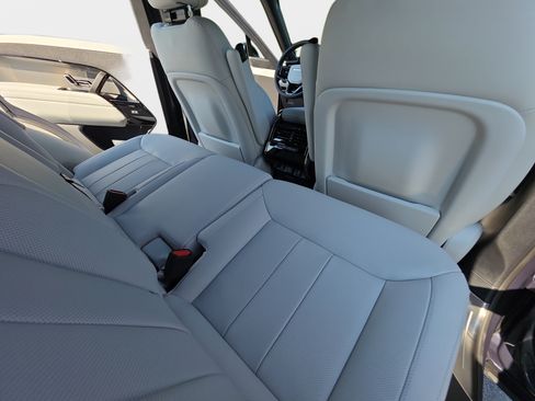 New 2026 Land Rover Range Rover Sport SE AWD/4WD image 11