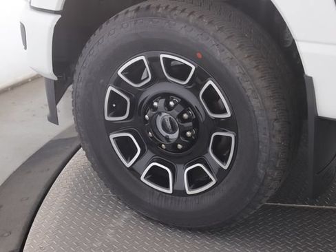 Used 2026 Ford F250 Platinum AWD/4WD image 13