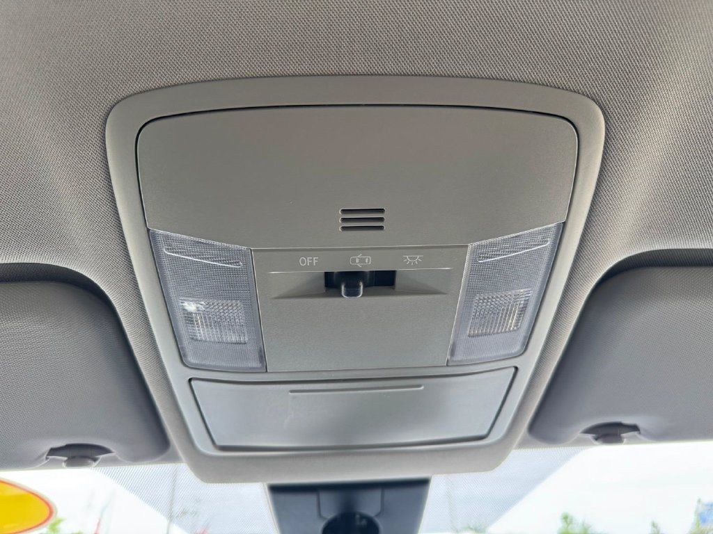 Used 2018 Toyota RAV4 LE w/ All Weather Liner Package FWD image 17