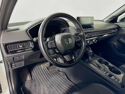 Used 2023 Honda Civic Sport image 9