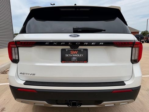 New 2026 Ford Explorer Active w/ Active Comfort Package RWD image 5