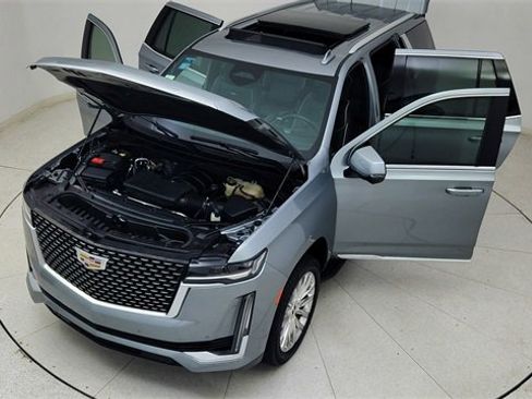 Used 2023 Cadillac Escalade Premium Luxury w/ Performance Package image 92