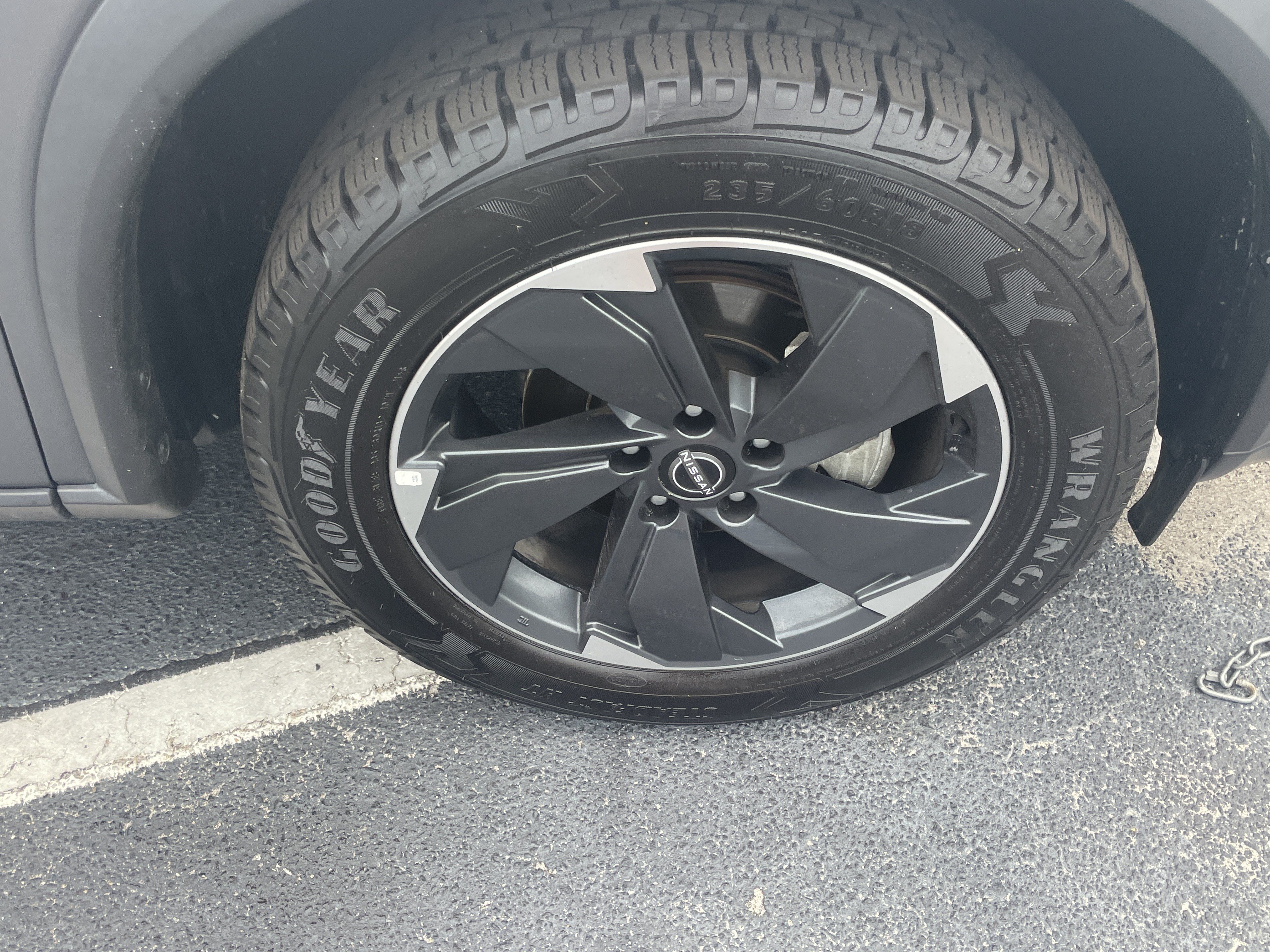 Used 2025 Nissan Rogue SV AWD/4WD image 13
