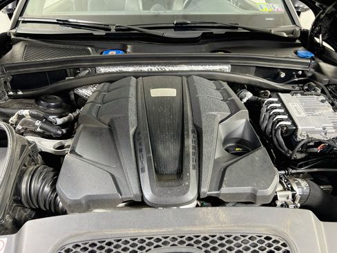 Used 2023 Porsche Macan S AWD/4WD image 31