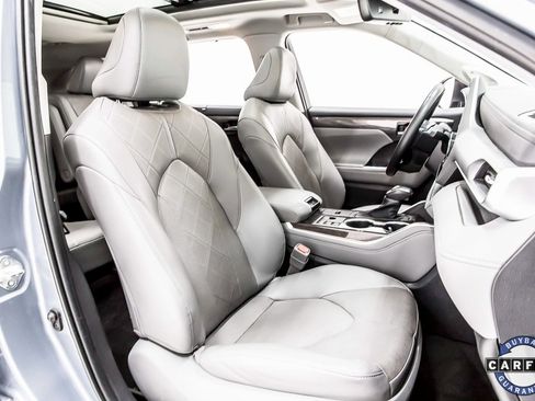 Used 2023 Toyota Highlander Platinum image 32