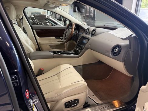 Used 2014 Jaguar XJ L Portfolio RWD image 11