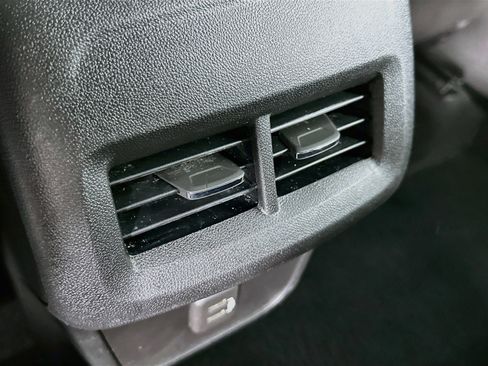 Used 2019 Chevrolet Equinox LS FWD image 26