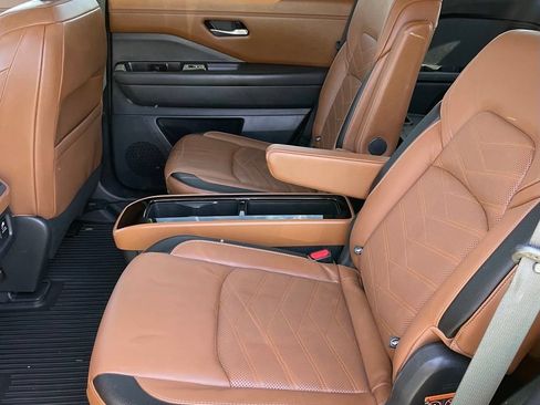 Certified 2023 Nissan Pathfinder Platinum w/ Lighting Package (N93) AWD/4WD image 8