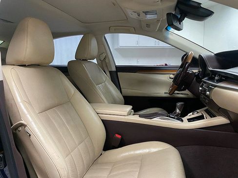 Used 2016 Lexus ES 300h image 14