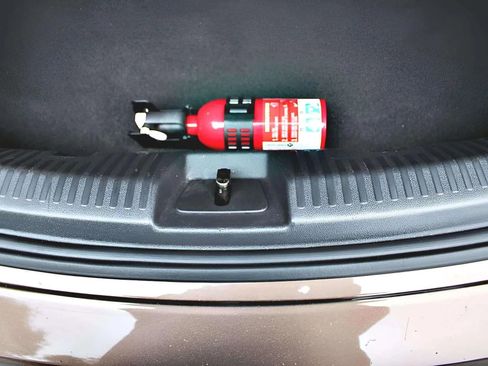 Used 2013 Volkswagen Beetle 2.5 image 5